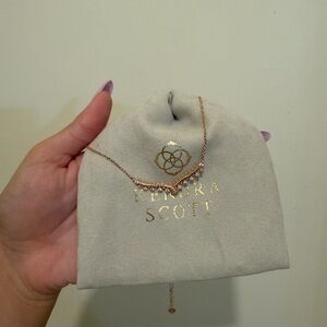 Kendra Scott Necklace🌹💛